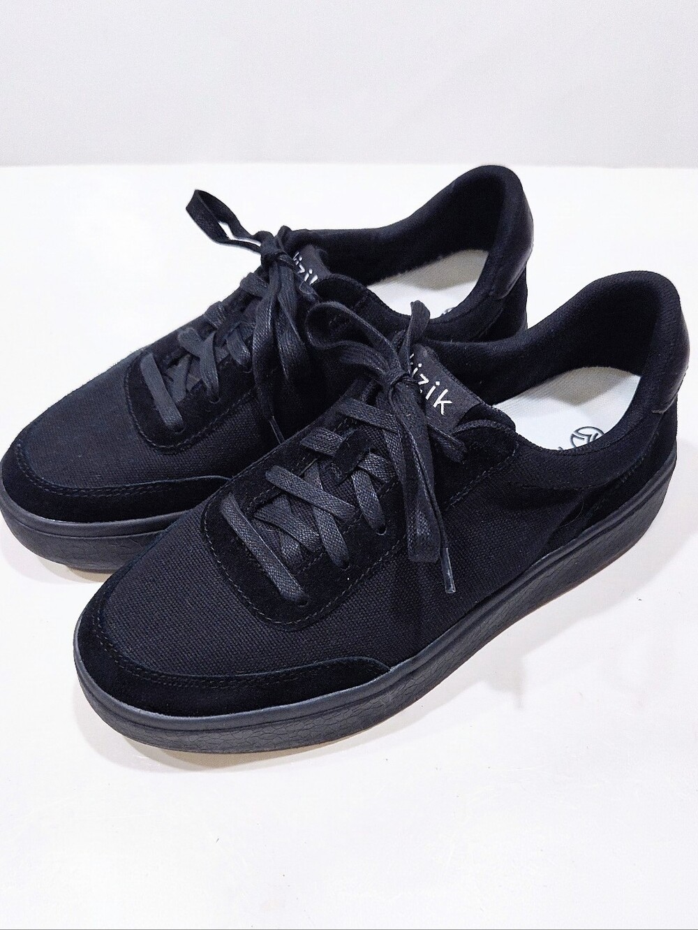 Kizik Prague Hands Free Women 8 Men 6.5 Wide Slip On Casual Athletic Shoes Black